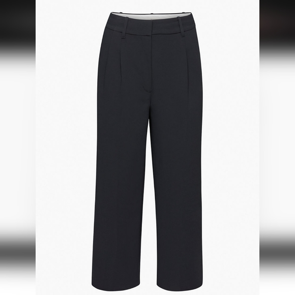 Size 2 regular Aritzia Effortless Cropped pants - Picture 1 of 8